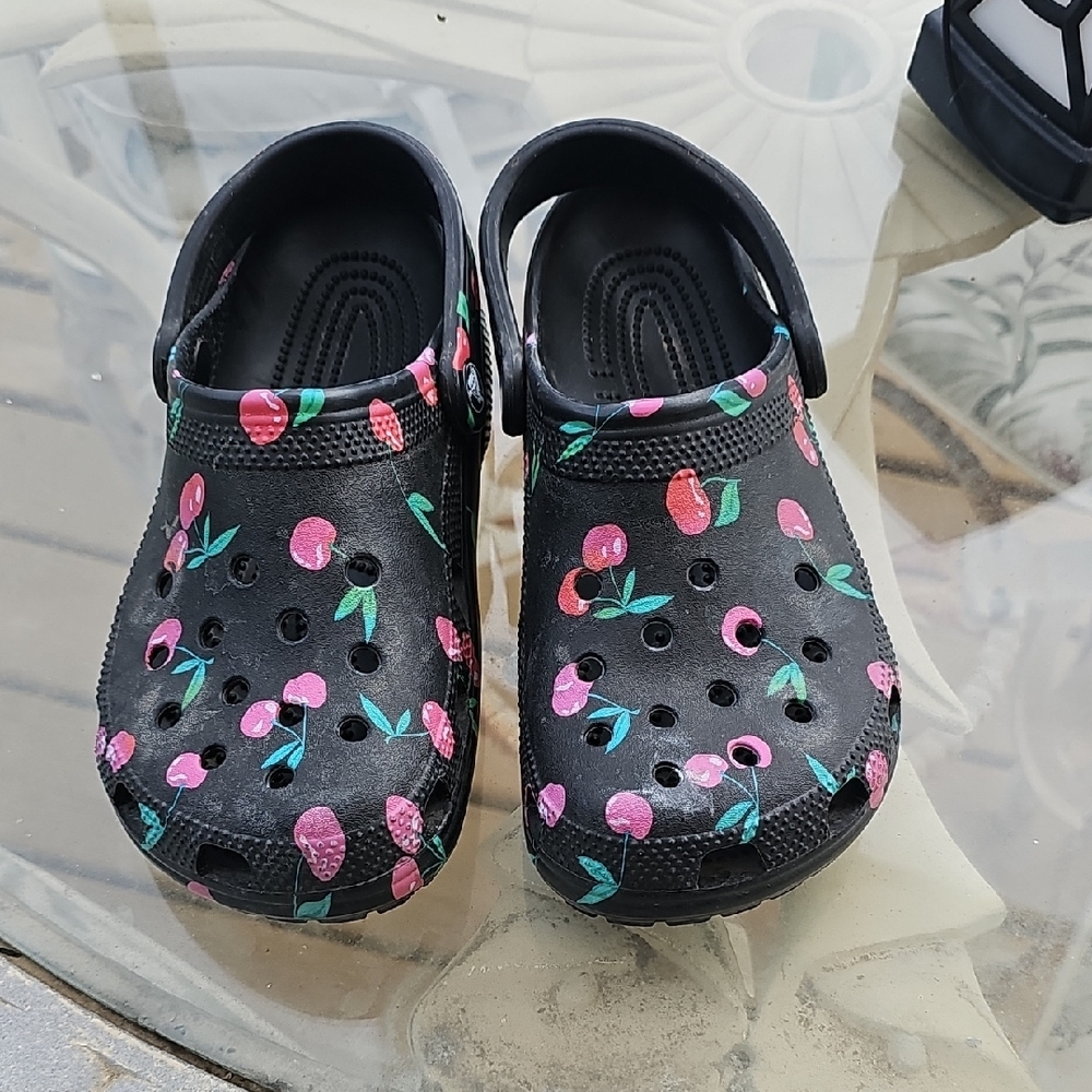 CROCS Black Cherry Pattern Clogs